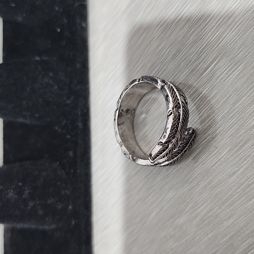 Idyllwild Silvertone Feather Ring - Picture 6 of 6